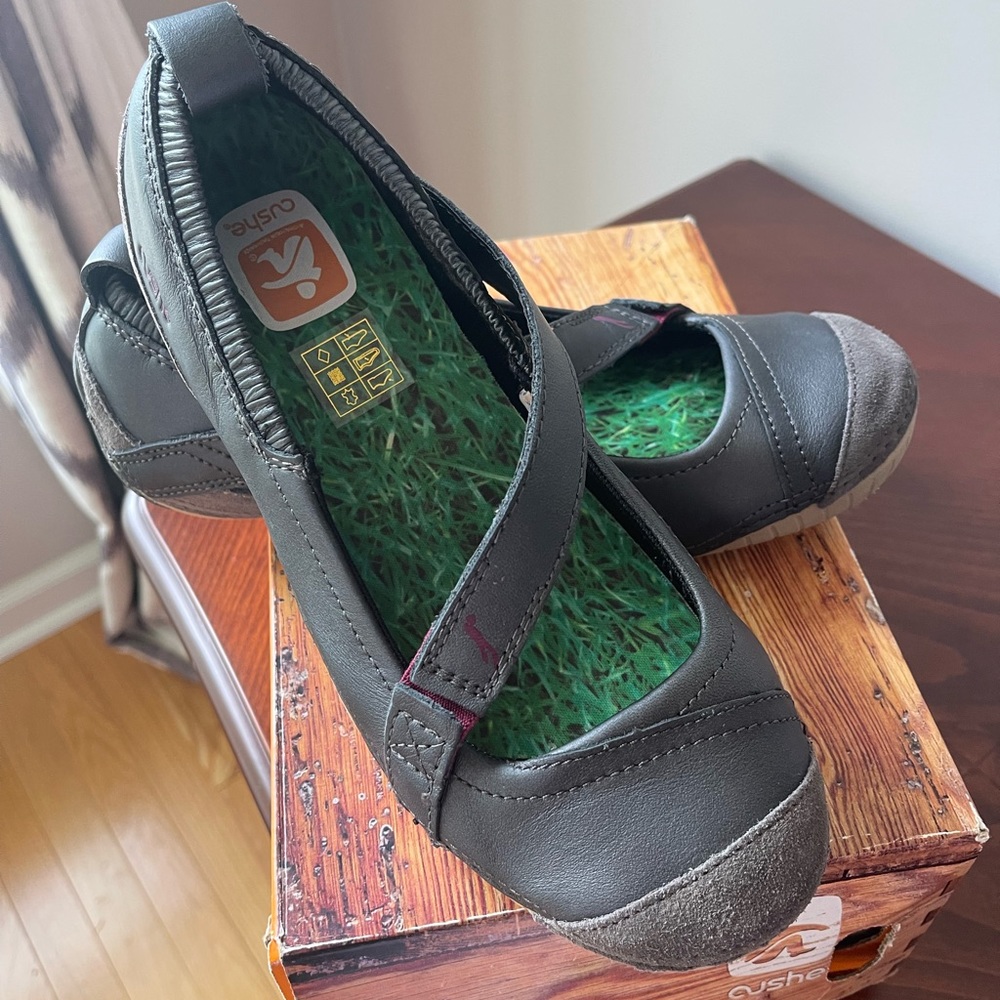 Cushe Boutique Ballet Leather Flats size USA 8 New